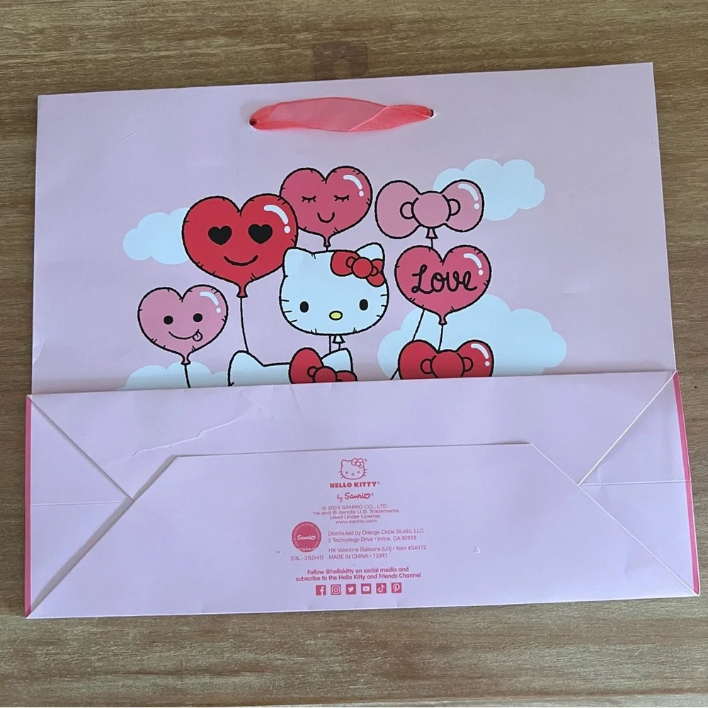 Sanrio Hello Kitty Valentines Day gift bag and greeting card Bundle